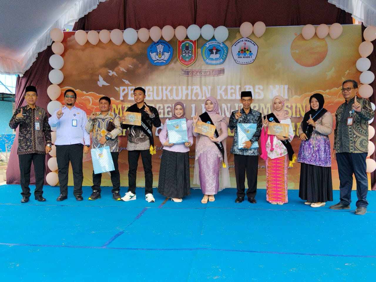 Pengukuhan Kelas XII SMAN 1 Banjarmasin Berlangsung Sederhana, 75 Persen Lulusan Tembus PTN