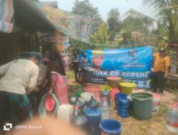 Sungai Berubah Asin, CV Al-Waqiah Turun Tangan Bantu Air Bersih Warga Tinggiran Baru